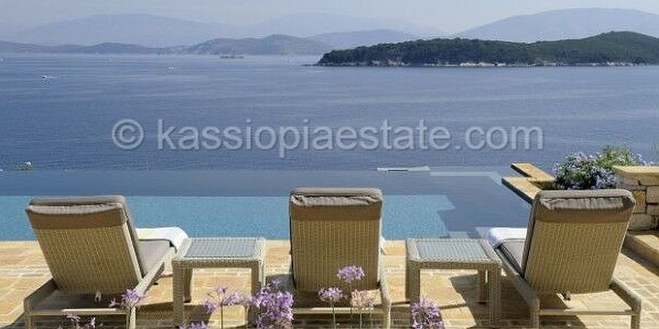 Luxury Villa in North-East Corfu